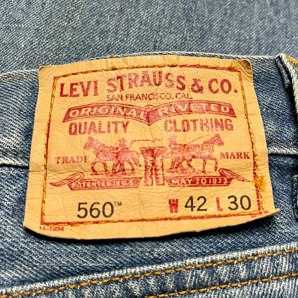 Levi's Men's 560 Medium Wash Denim Jeans 42 x 30 S895-916